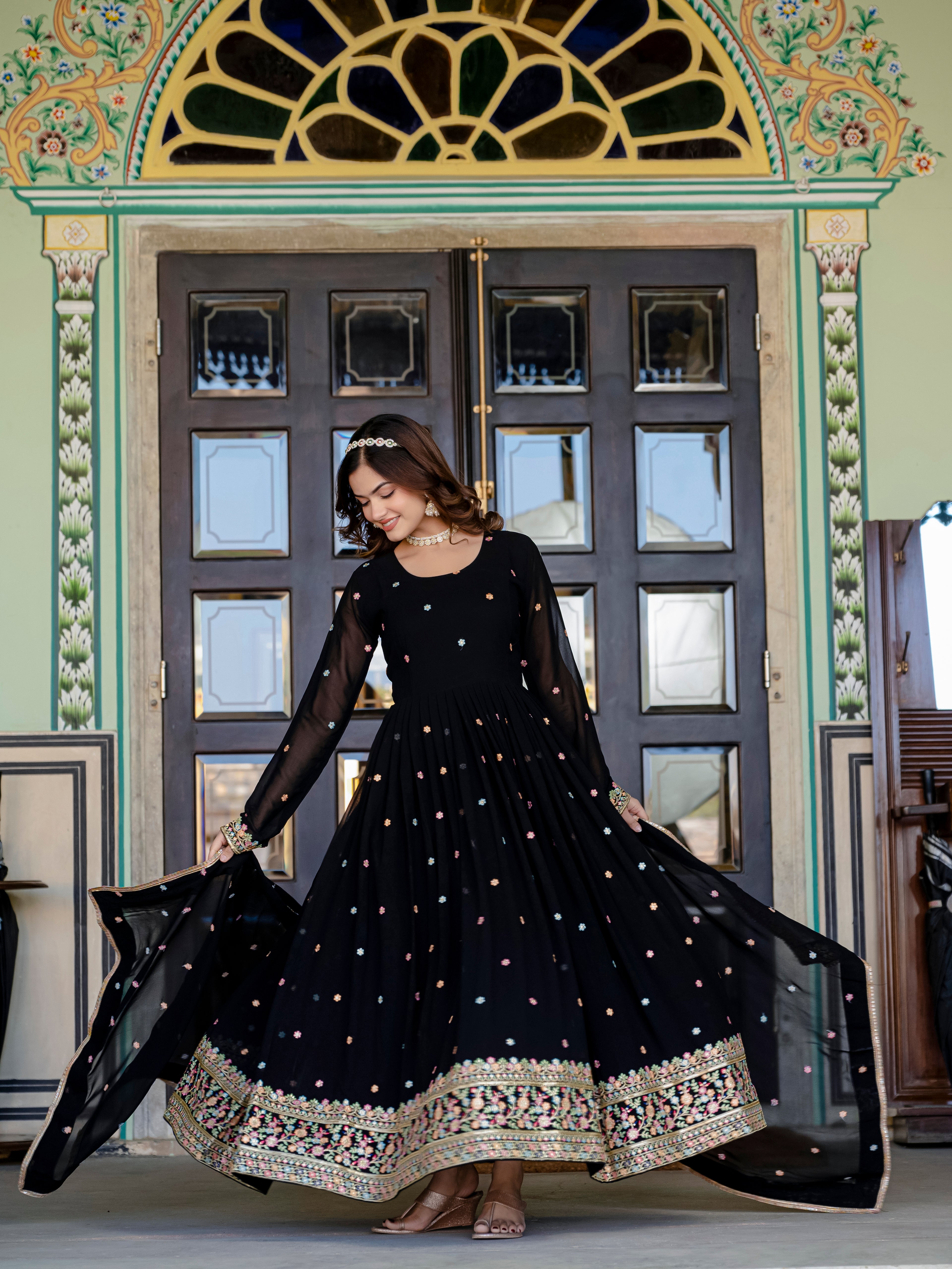 ENCHANTED NOIR BLOOMING GOWN WITH DUPATTA