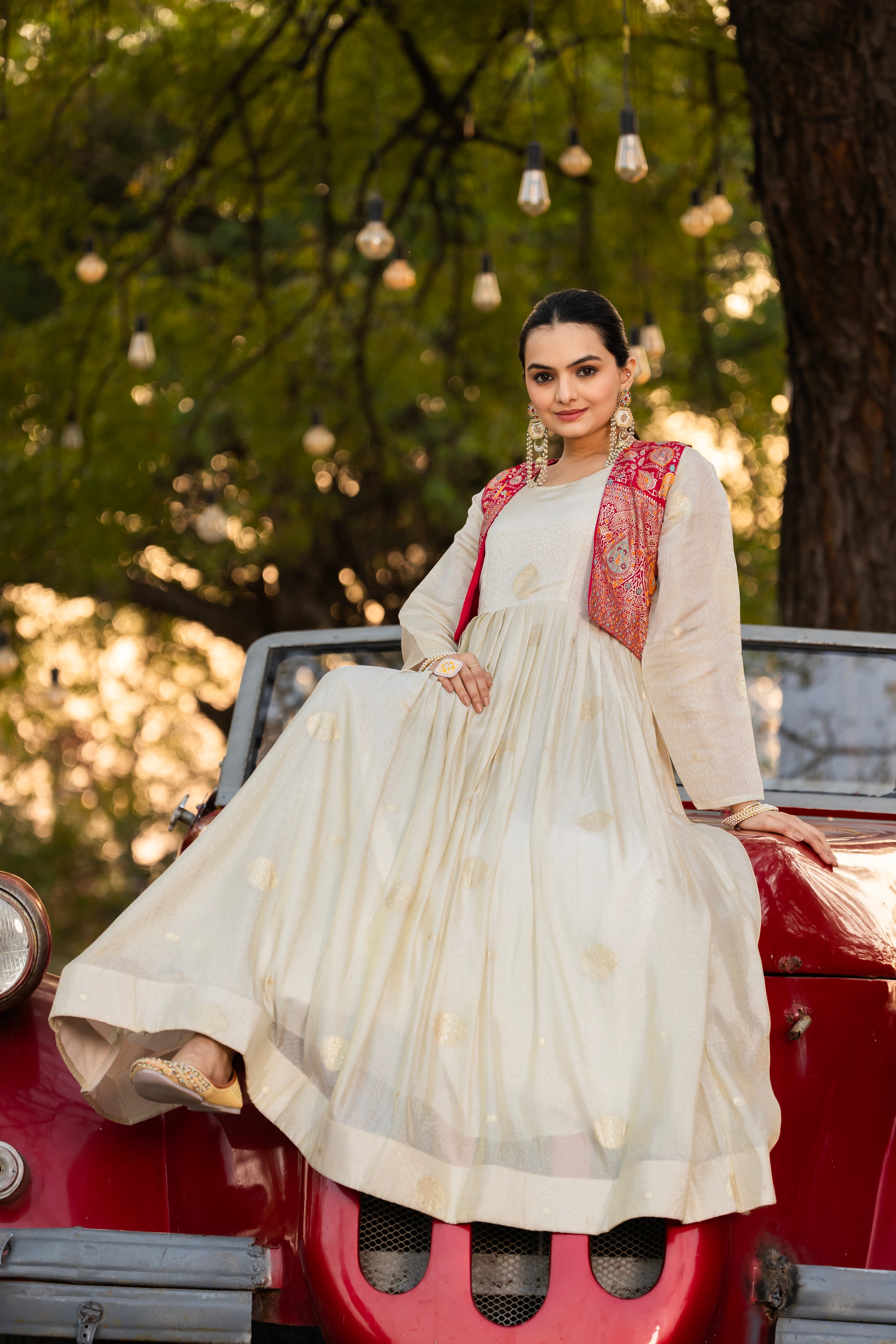 HERITAGE FLAIR ENSEMBLE KOTI AND GOWN SET