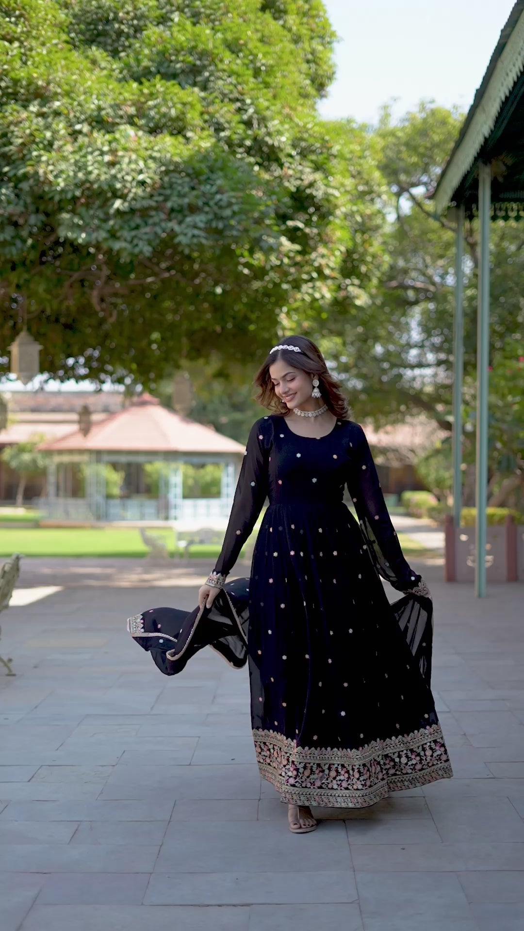 ENCHANTED NOIR BLOOMING GOWN WITH DUPATTA