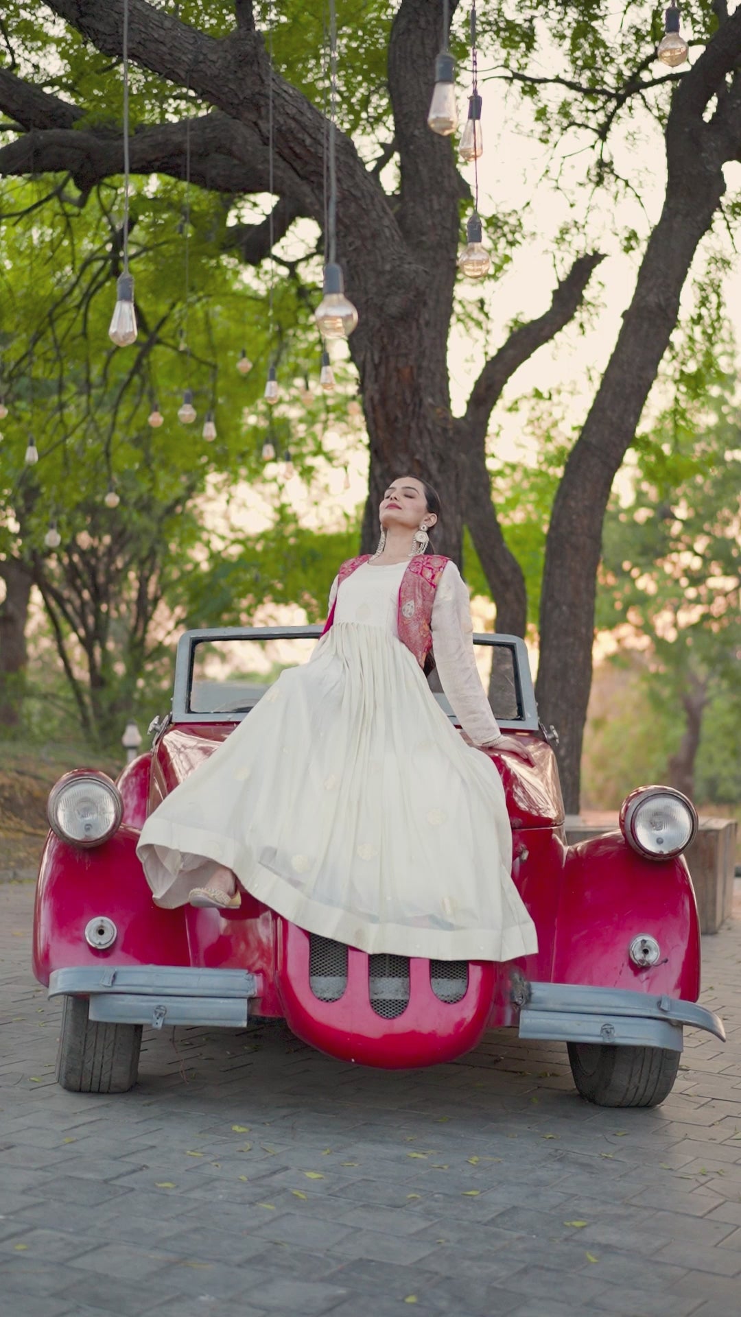 HERITAGE FLAIR ENSEMBLE KOTI AND GOWN SET